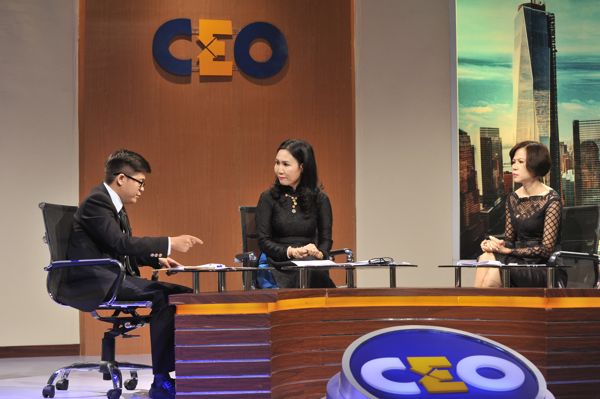 Bà Hương cùng các Doanh nhân bàn luận về chủ đề thương hiệu trong chương trình CEO – Chìa khóa thành công